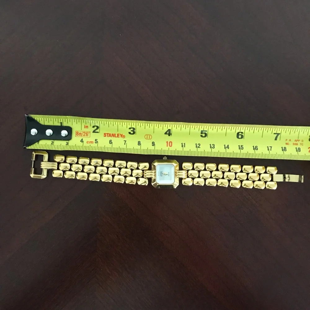 Vintage Anne Klein Gold-Tone Panther Link 7” Bracelet Watch 90s Classy Cocktail